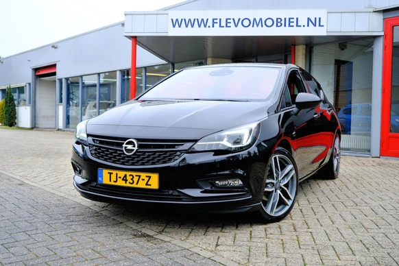 Opel Astra - Afbeelding 1 van 30