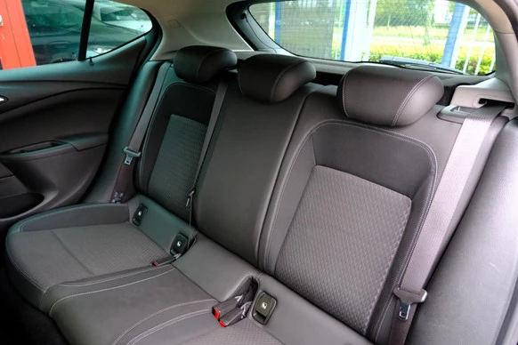 Opel Astra - Afbeelding 27 van 30