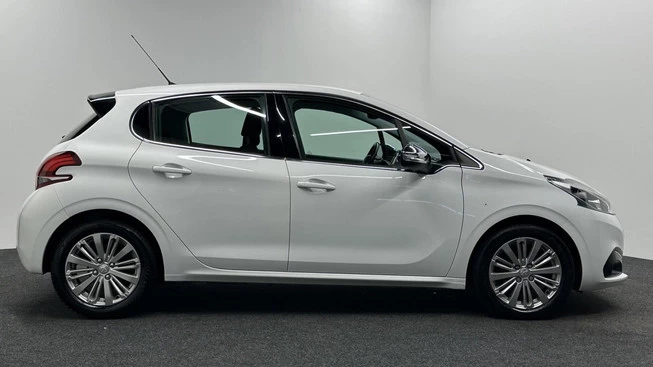 Peugeot 208 - Afbeelding 11 van 30