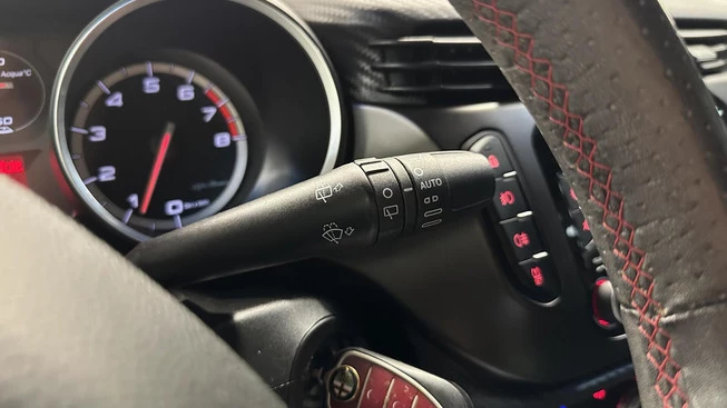 Alfa Romeo Giulietta - Afbeelding 27 van 30