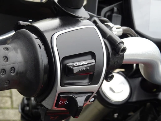 Moto Guzzi V85 - Afbeelding 9 van 16