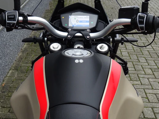 Moto Guzzi V85 - Afbeelding 11 van 16