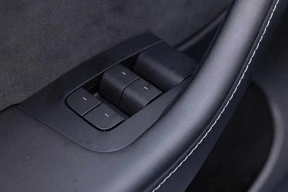 Tesla Model Y - Afbeelding 10 van 27