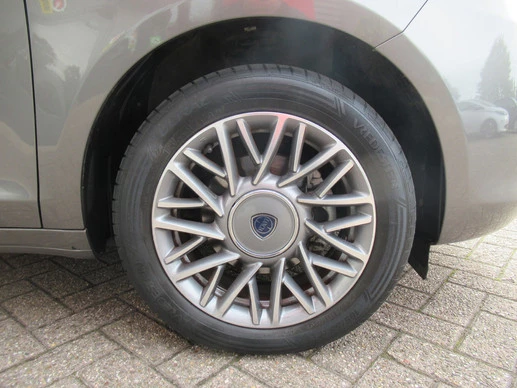Lancia Ypsilon - Afbeelding 5 van 30