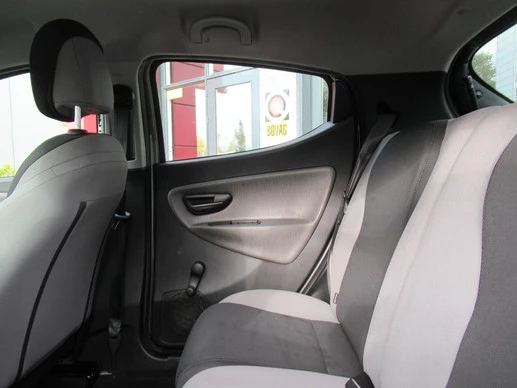 Lancia Ypsilon - Afbeelding 15 van 30