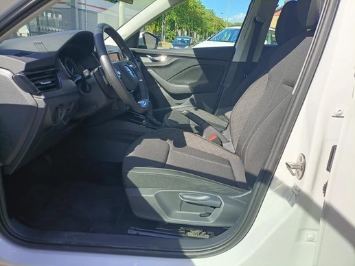 Škoda Kamiq - Afbeelding 18 van 30