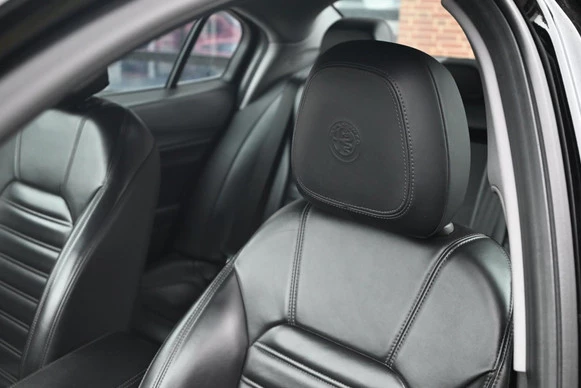 Alfa Romeo Giulia - Afbeelding 15 van 27