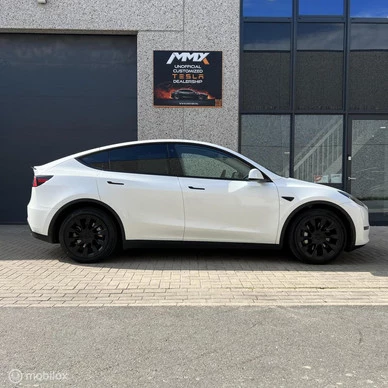 Tesla Model Y - Afbeelding 2 van 23