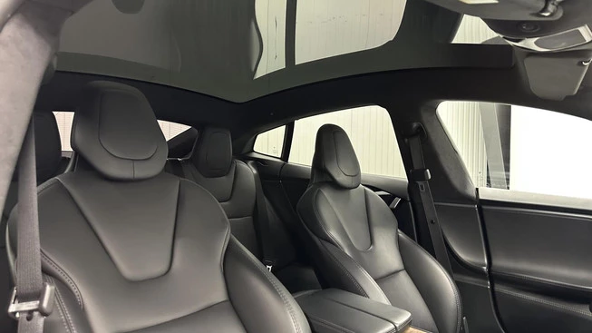 Tesla Model S - Afbeelding 19 van 30
