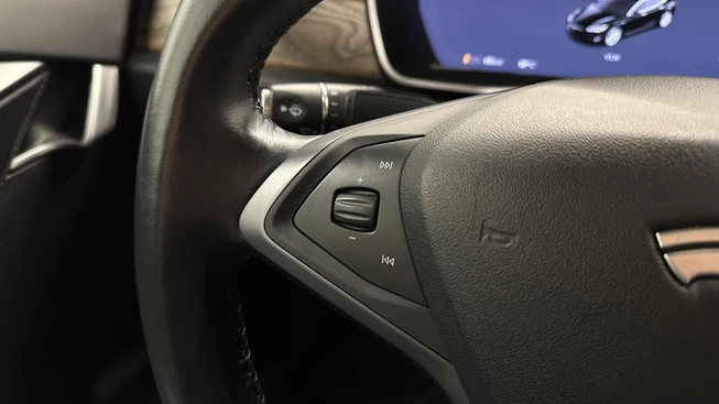 Tesla Model S - Afbeelding 25 van 30