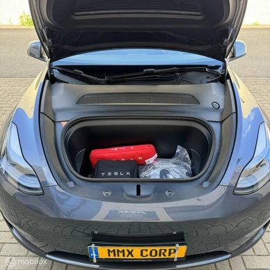 Tesla Model Y - Afbeelding 18 van 20