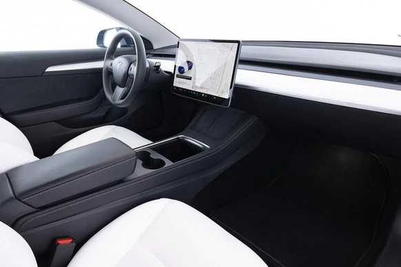 Tesla Model 3 - Afbeelding 4 van 30