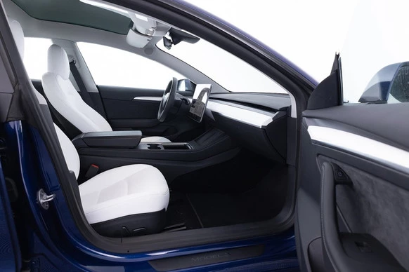 Tesla Model 3 - Afbeelding 8 van 30