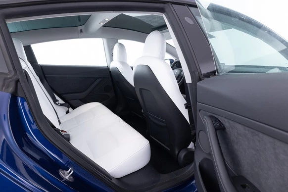 Tesla Model 3 - Afbeelding 9 van 30