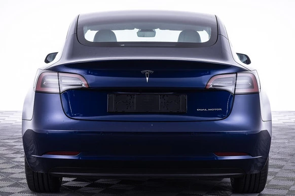 Tesla Model 3 - Afbeelding 23 van 30