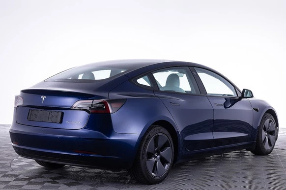 Tesla Model 3 - Afbeelding 24 van 30