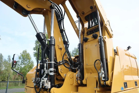 Caterpillar  - Afbeelding 14 van 20