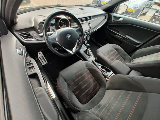 Alfa Romeo Giulietta - Afbeelding 13 van 30