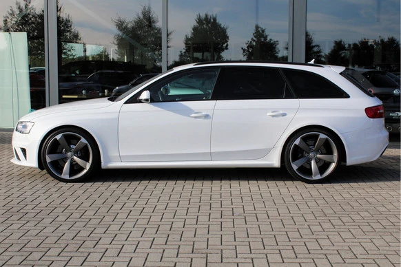 Audi RS4 - Afbeelding 3 van 30