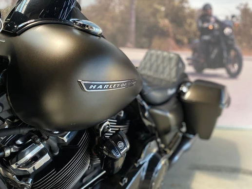 Harley-Davidson Road King - Afbeelding 9 van 13