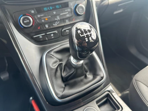 Ford Kuga - Afbeelding 27 van 30