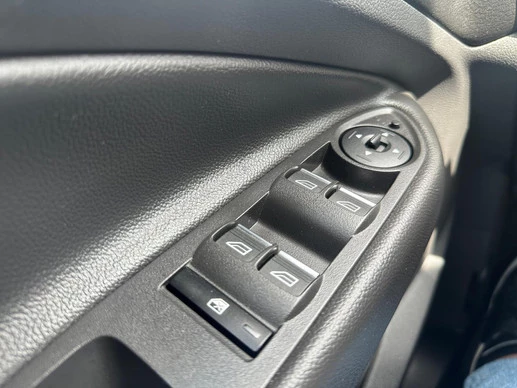 Ford Kuga - Afbeelding 29 van 30