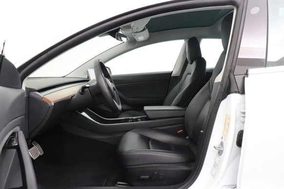 Tesla Model 3 - Afbeelding 9 van 24