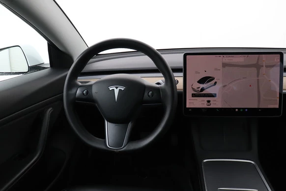 Tesla Model 3 - Afbeelding 8 van 30