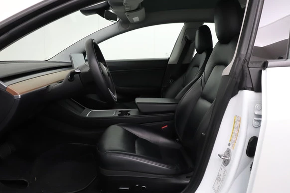 Tesla Model 3 - Afbeelding 10 van 30