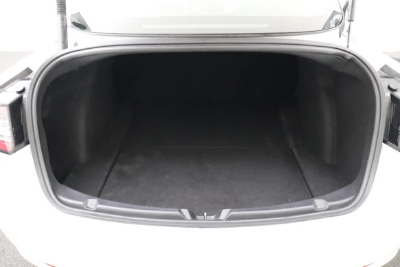 Tesla Model 3 - Afbeelding 14 van 30