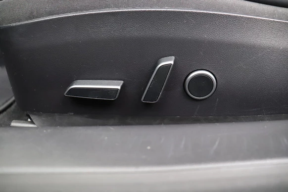 Tesla Model 3 - Afbeelding 18 van 30