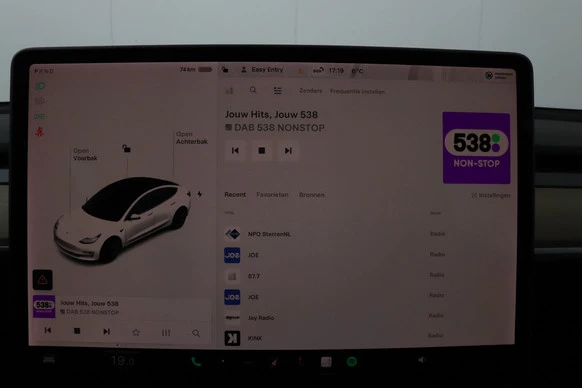 Tesla Model 3 - Afbeelding 24 van 30