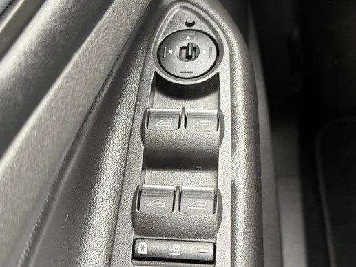 Ford Kuga - Afbeelding 28 van 30