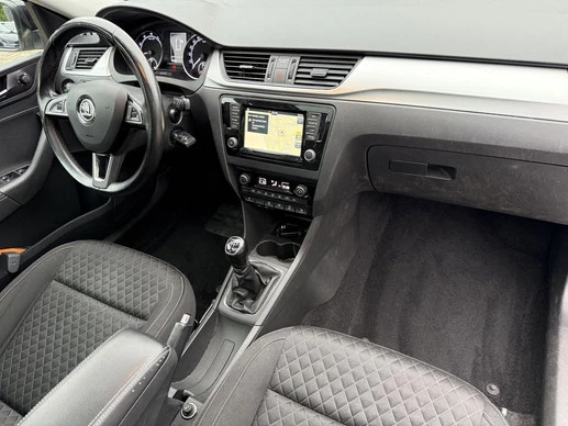 Škoda Rapid - Afbeelding 4 van 30