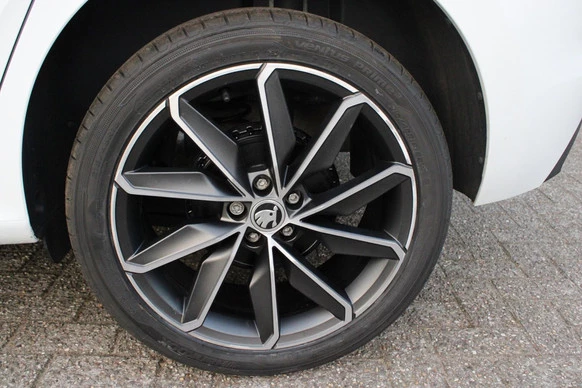 Škoda Kamiq - Afbeelding 8 van 30