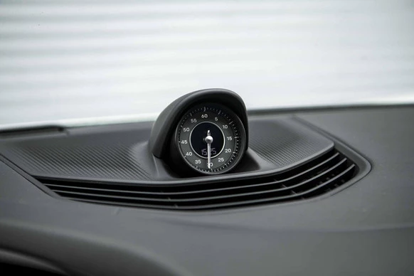 Porsche Taycan - Afbeelding 27 van 30