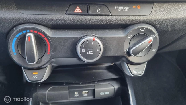Kia Rio - Afbeelding 11 van 23