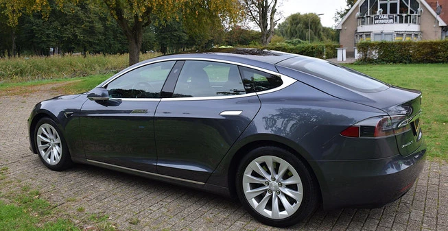 Tesla Model S - Afbeelding 16 van 30