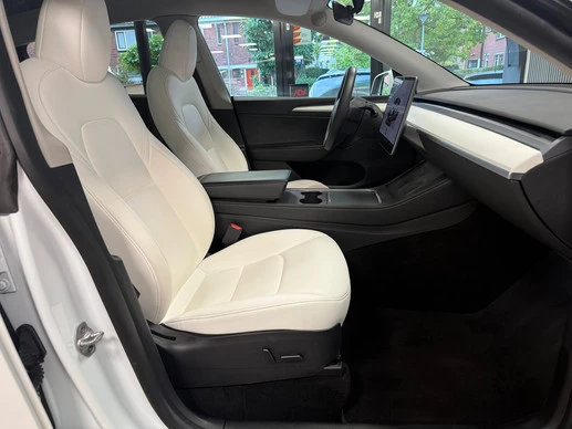 Tesla Model Y - Afbeelding 18 van 30