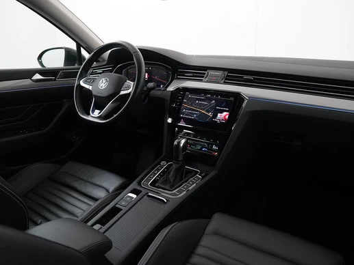 Volkswagen Passat - Afbeelding 2 van 30