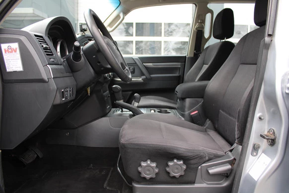 Mitsubishi Pajero - Afbeelding 6 van 30