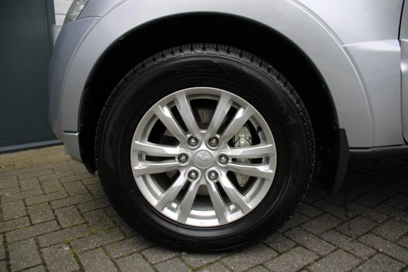 Mitsubishi Pajero - Afbeelding 8 van 30