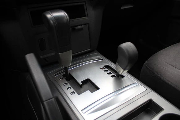 Mitsubishi Pajero - Afbeelding 18 van 30