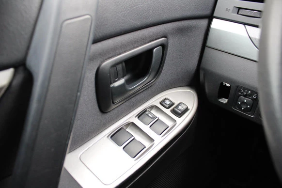 Mitsubishi Pajero - Afbeelding 24 van 30