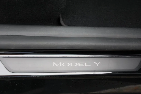 Tesla Model Y - Afbeelding 14 van 25