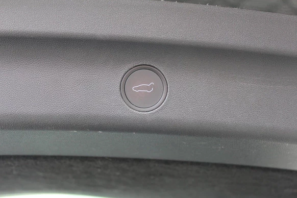 Tesla Model Y - Afbeelding 17 van 25