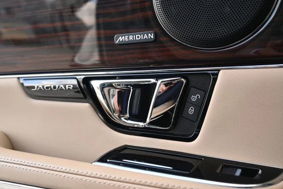 Jaguar XJ - Afbeelding 27 van 30