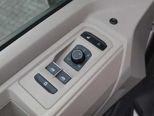 Volkswagen Multivan - Afbeelding 25 van 30