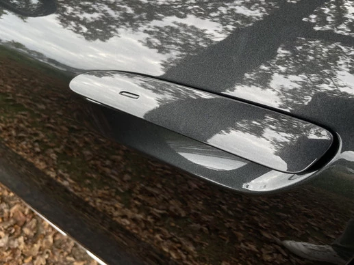 Porsche Taycan - Afbeelding 16 van 30