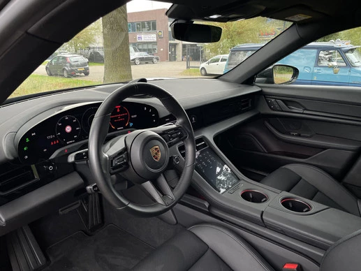 Porsche Taycan - Afbeelding 19 van 30